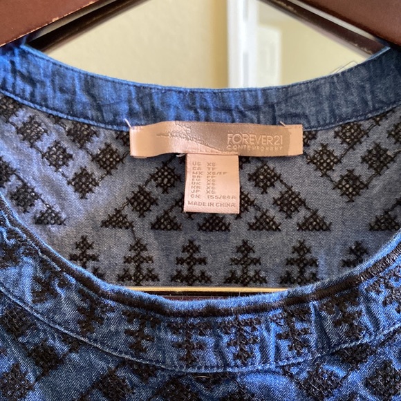 Forever21 Sleeveless Chambray Dress with Cross-stitching details XS - Picture 3 of 3